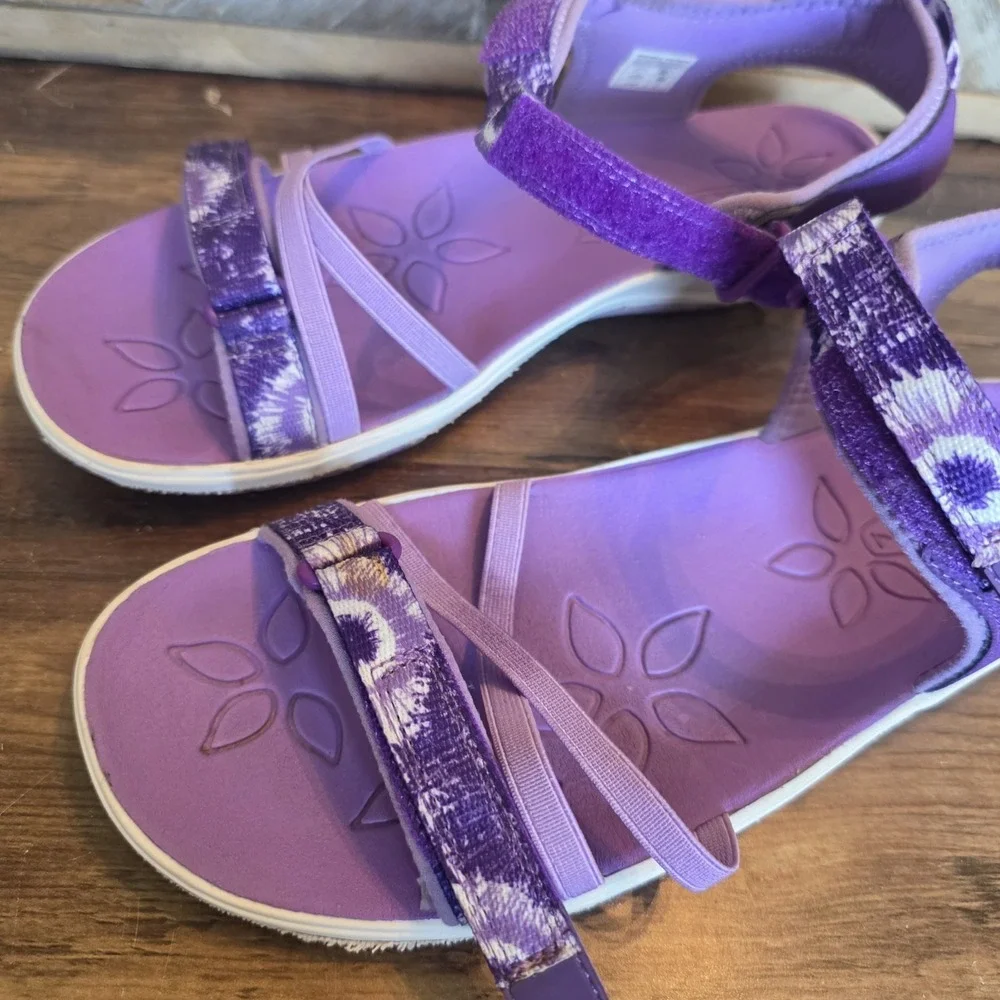 Keen Shoes Youth Size 6 Purple & White Hook and Loop Strappy Sandals Water Sport